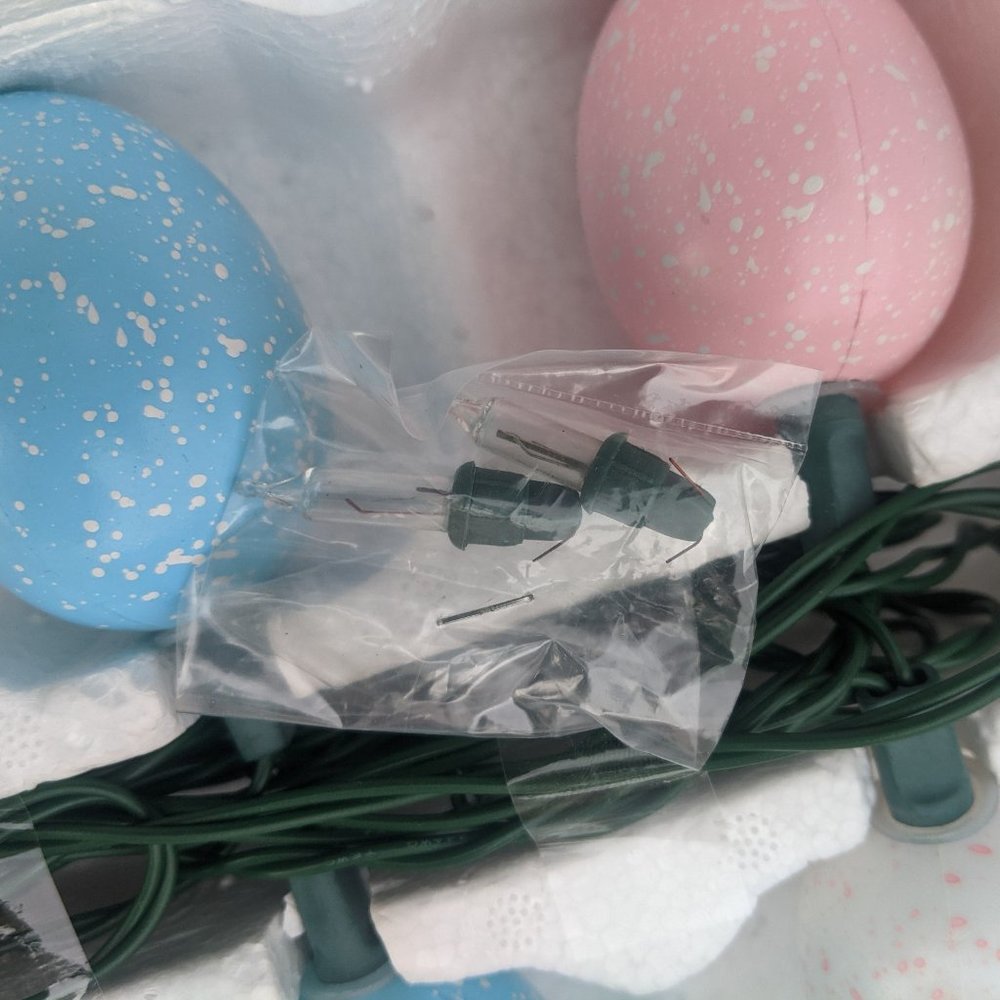 Novelty Easter Egg Lights Vintage - Picture 5 of 13